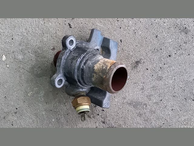 bontott IVECO DAILY Termosztátház