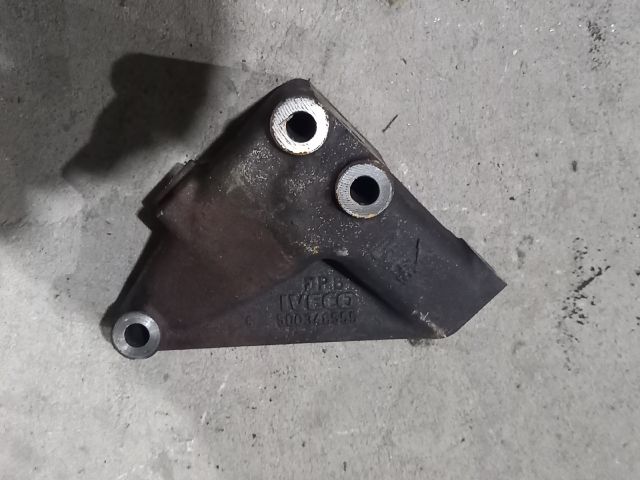 bontott IVECO DAILY Motor Tartó Bak Bal