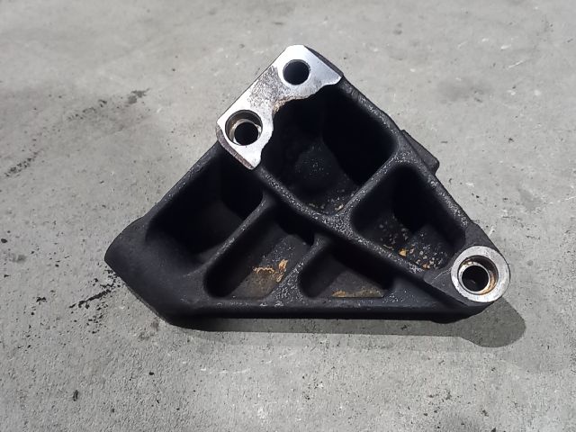 bontott IVECO DAILY Motor Tartó Bak Bal