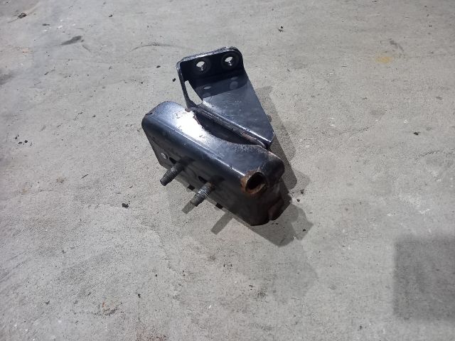 bontott IVECO DAILY Motor Tartó Bak Bal