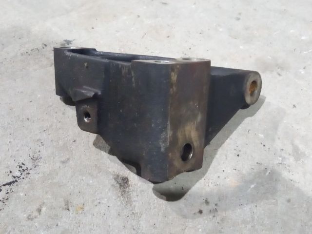 bontott IVECO DAILY Motor Tartó Bak Bal