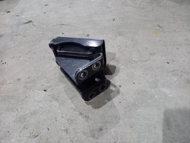 bontott IVECO DAILY Motor Tartó Bak Bal