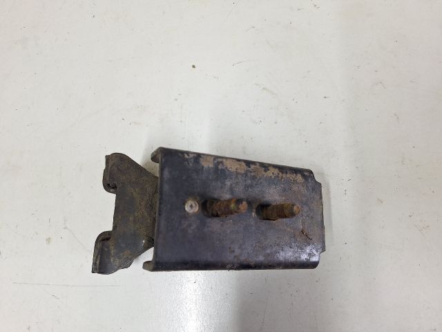 bontott IVECO DAILY Motor Tartó Bak Bal