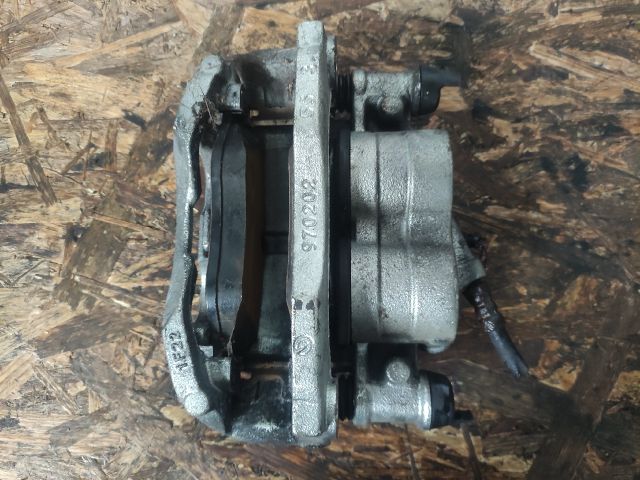 bontott IVECO DAILY Bal első Féknyereg Munkahengerrel