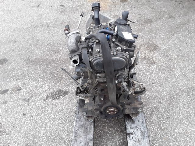 bontott IVECO DAILY Motor (Fűzött blokk hengerfejjel)