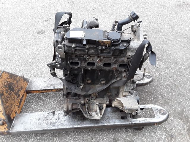 bontott IVECO DAILY Motor (Fűzött blokk hengerfejjel)