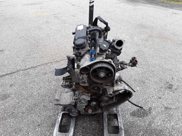 bontott IVECO DAILY Motor (Fűzött blokk hengerfejjel)