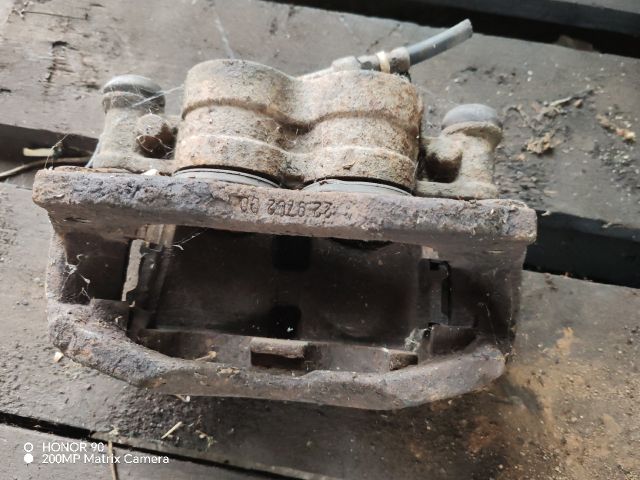 bontott IVECO DAILY Bal első Féknyereg Munkahengerrel