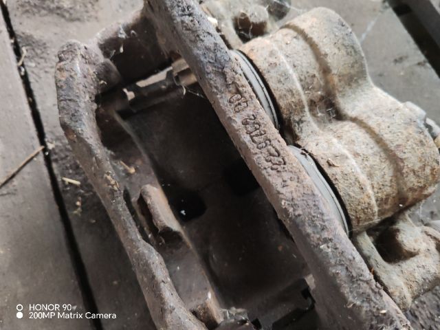 bontott IVECO DAILY Bal első Féknyereg Munkahengerrel