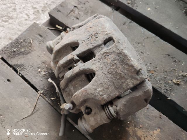 bontott IVECO DAILY Bal első Féknyereg Munkahengerrel