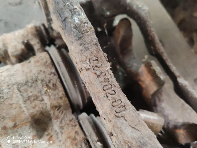 bontott IVECO DAILY Jobb első Féknyereg Munkahengerrel