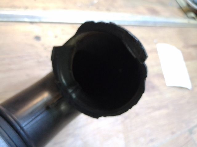 bontott IVECO DAILY Légbeömlő Cső