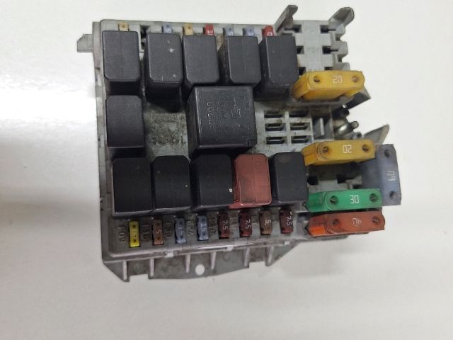 bontott IVECO DAILY Biztosítéktábla Motortér