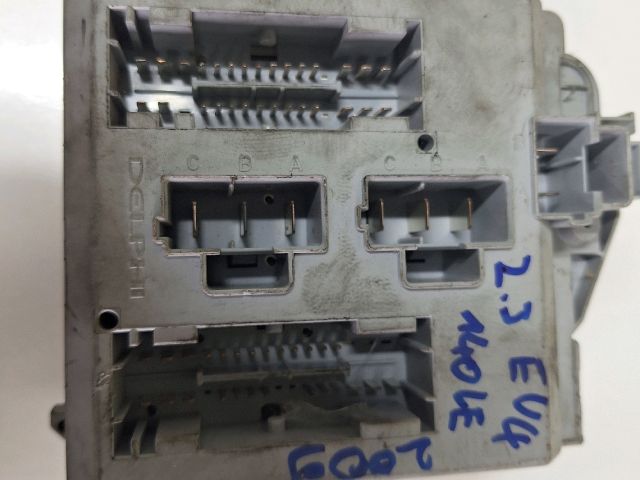 bontott IVECO DAILY Biztosítéktábla Motortér