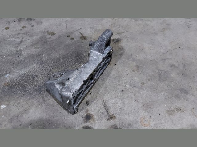 bontott IVECO DAILY Motor Tartó Bak Bal