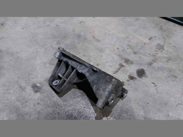 bontott IVECO DAILY Motor Tartó Bak Bal