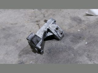 bontott IVECO DAILY Motor Tartó Bak Bal