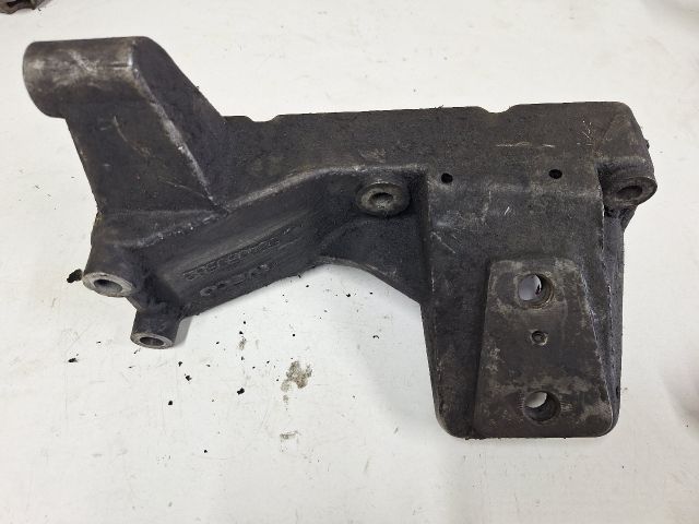 bontott IVECO DAILY Motor Tartó Bak Bal