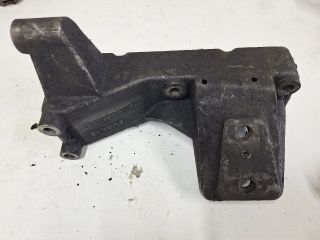 bontott IVECO DAILY Motor Tartó Bak Bal