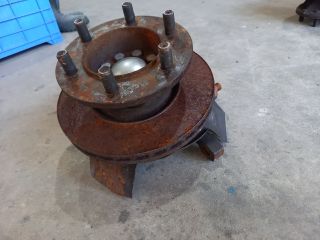 bontott IVECO DAILY Jobb első Csonkállvány Kerékaggyal