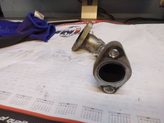 bontott IVECO DAILY EGR Hűtő Cső