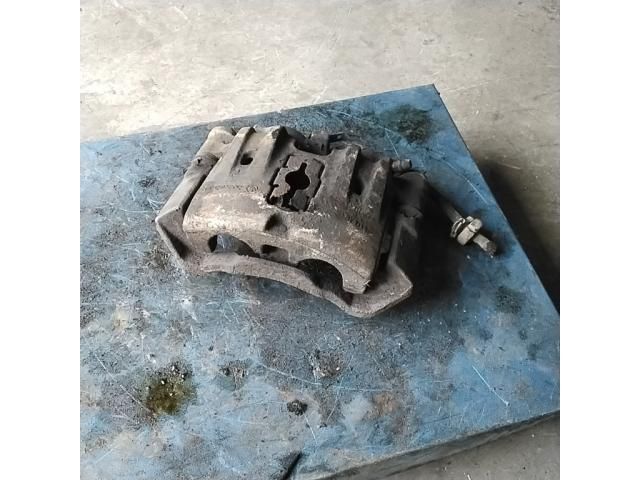 bontott IVECO DAILY Jobb első Féknyereg Munkahengerrel