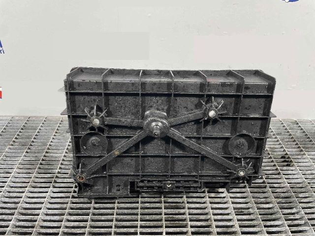 bontott IVECO DAILY Akkumulátor Tartó