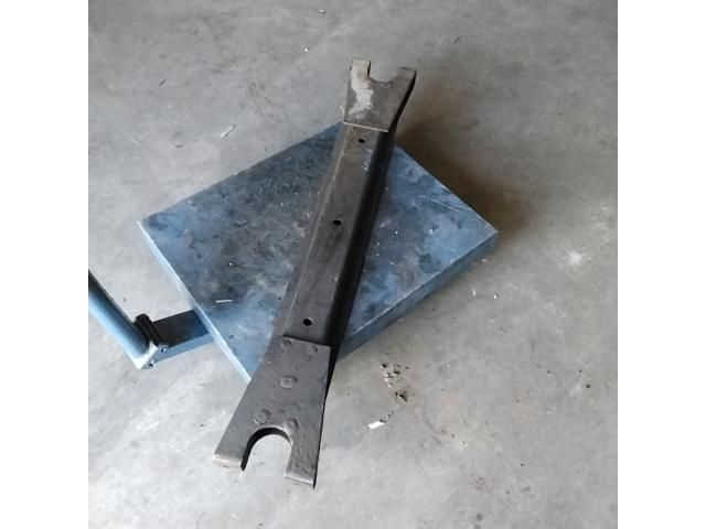 bontott IVECO DAILY Alsó Kereszttartó