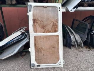 bontott IVECO DAILY Bal Csomagtérajtó (Részeivel)