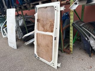 bontott IVECO DAILY Bal Csomagtérajtó (Részeivel)