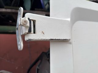 bontott IVECO DAILY Bal Csomagtérajtó (Részeivel)