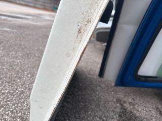 bontott IVECO DAILY Bal Csomagtérajtó (Részeivel)