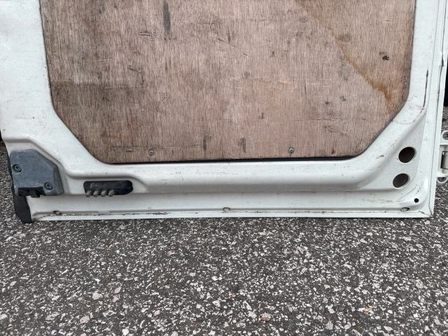 bontott IVECO DAILY Bal Csomagtérajtó (Részeivel)