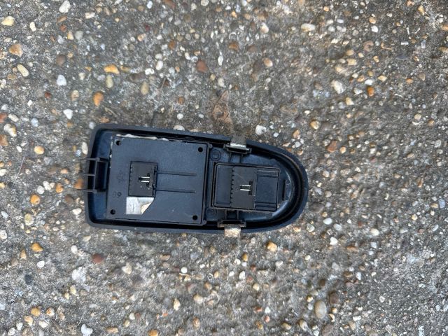 bontott IVECO DAILY Bal első Ablakemelő Kapcsoló