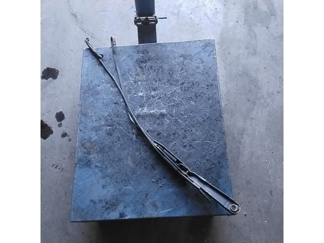 bontott IVECO DAILY Bal első Ablaktörlő Kar