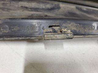 bontott IVECO DAILY Bal első Belső Küszöb Burkolat