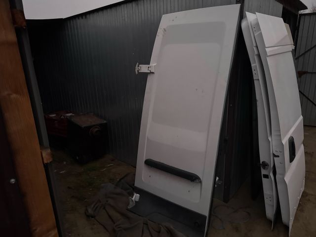bontott IVECO DAILY Bal hátsó Ajtó (Részeivel)