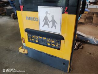 bontott IVECO DAILY Bal hátsó Ajtó (Részeivel)