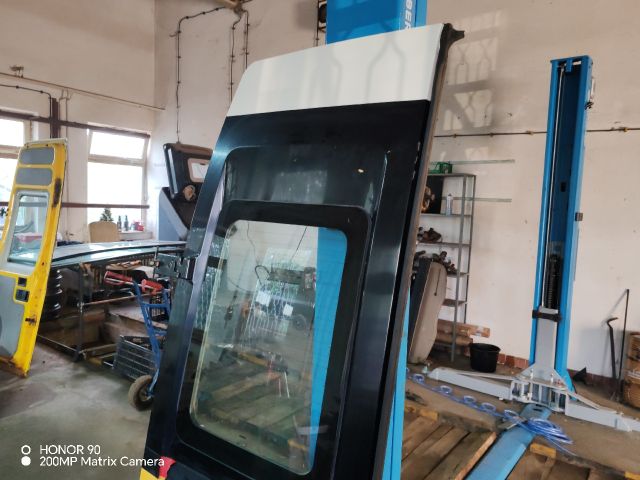 bontott IVECO DAILY Bal hátsó Ajtó (Részeivel)