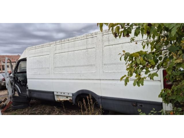 bontott IVECO DAILY Bal Hátsó Lámpa Foglalat