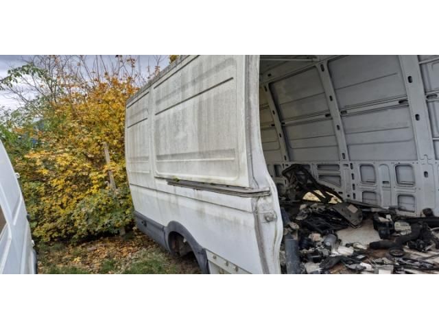 bontott IVECO DAILY Bal Hátsó Lámpa Foglalat