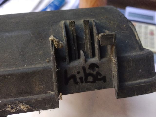 bontott IVECO DAILY Biztosítéktábla Fedél