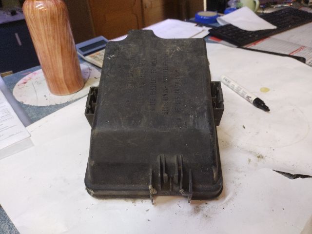 bontott IVECO DAILY Biztosítéktábla Fedél