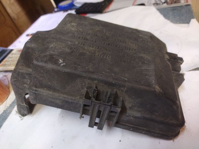 bontott IVECO DAILY Biztosítéktábla Fedél