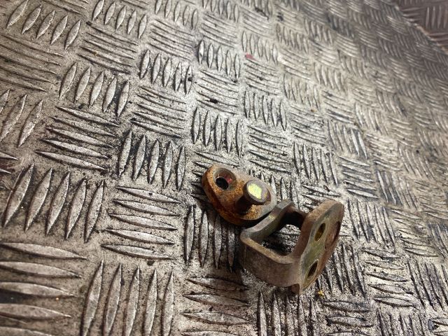 bontott IVECO DAILY Csomagtérajtó Bal Zsanér