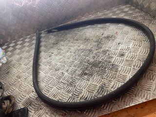 bontott IVECO DAILY Csomagtérajtó Gumikéder