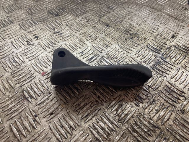 bontott IVECO DAILY Csomagtérajtó Kilincs