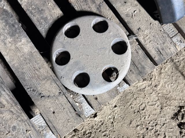 bontott IVECO DAILY Dísztárcsa (1 db)