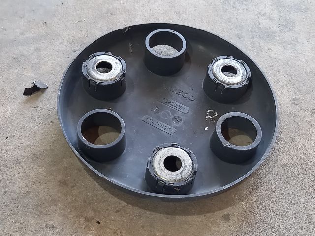 bontott IVECO DAILY Dísztárcsa (1 db)