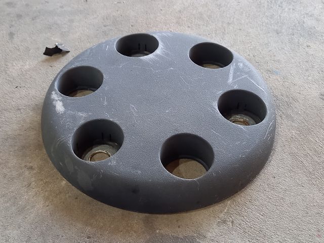 bontott IVECO DAILY Dísztárcsa (1 db)